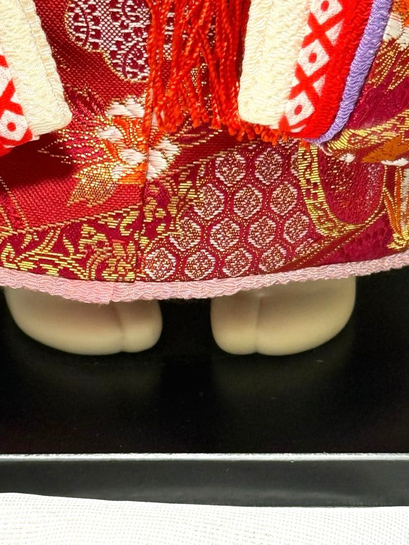 市松人形 赤い着物 黒髪