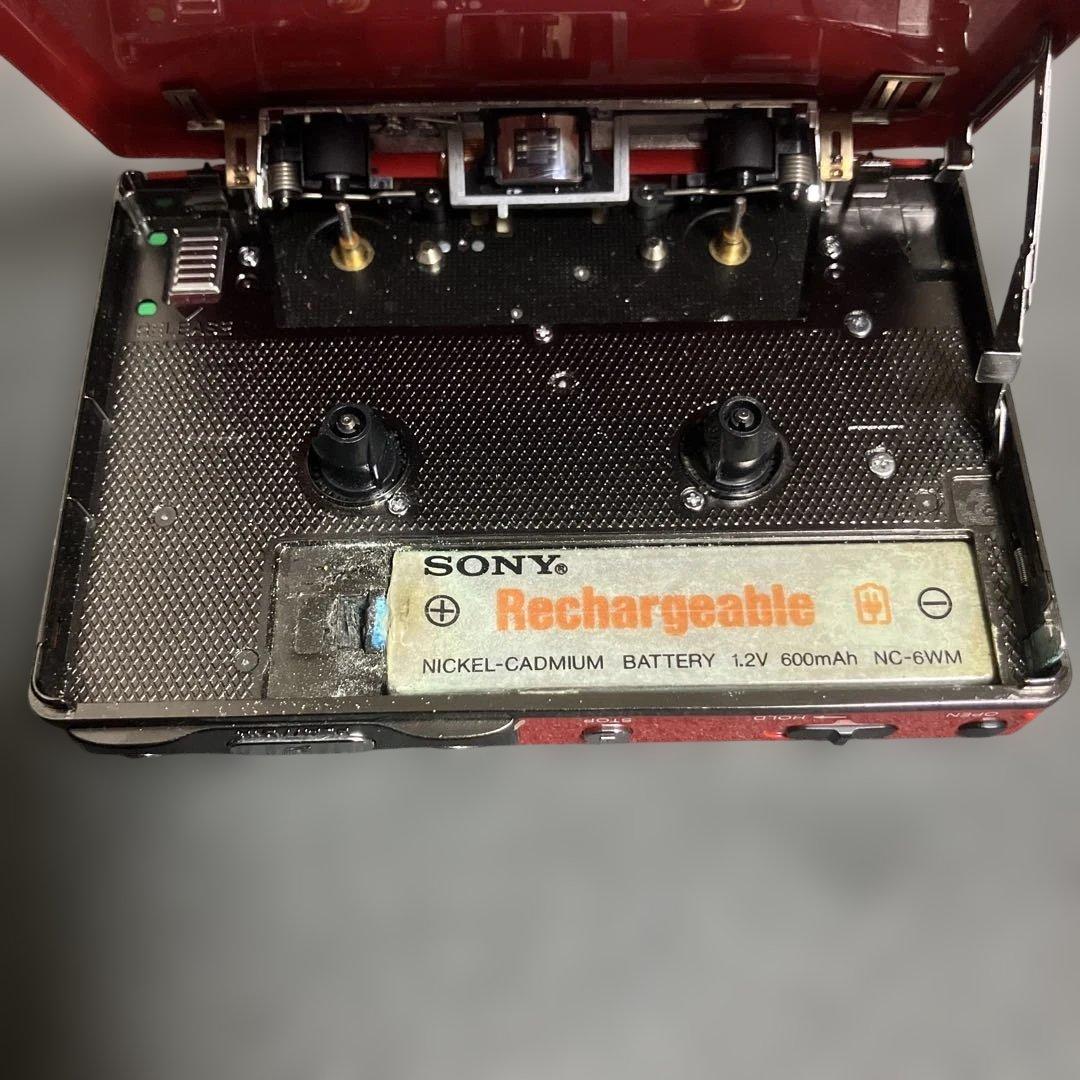 ポータブルプレーヤー SONY WALKMAN WM-702 RED CASSETTE PLAYER