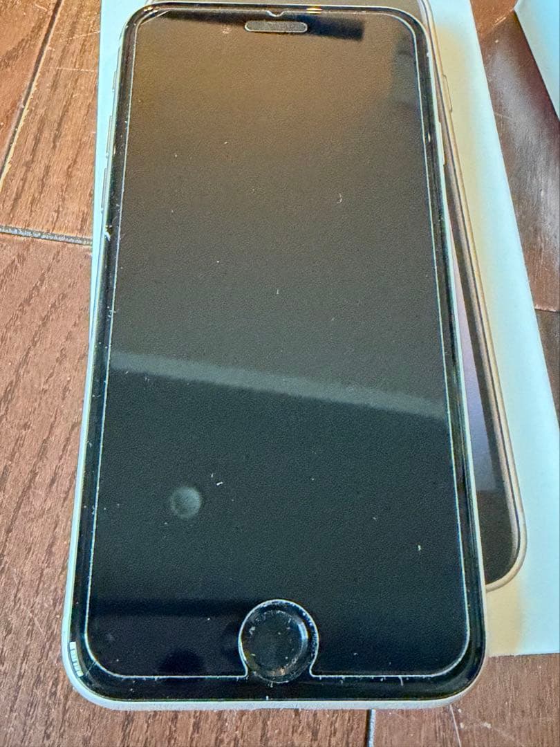 美品　iPhoneSE 第3世代 64GB SIMフリー　スターライト 100%