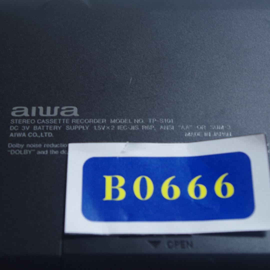 B0666 AIWA ポータブルカセットレコーダー TP-S101 ジャンク