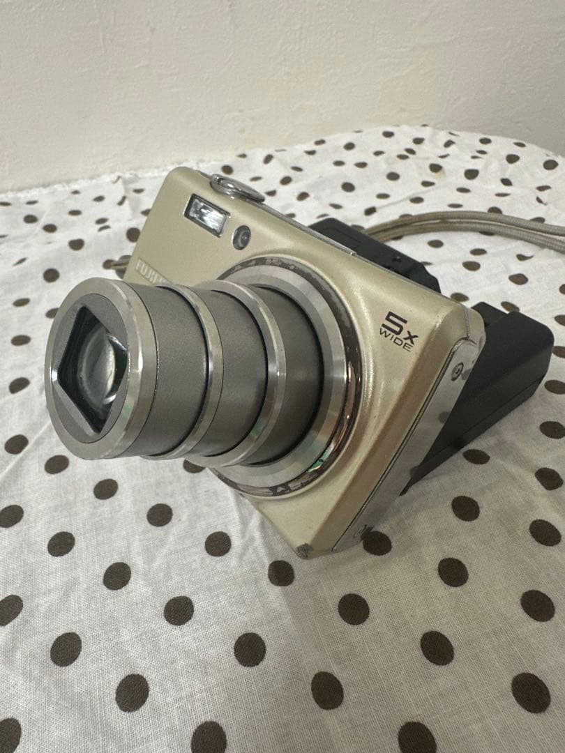FUJIFILM FinePix F200EXR コンデジ 動作確認済み
