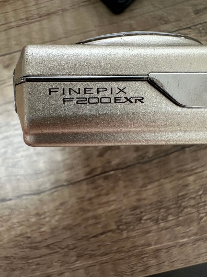 FUJIFILM FinePix F200EXR コンデジ 動作確認済み