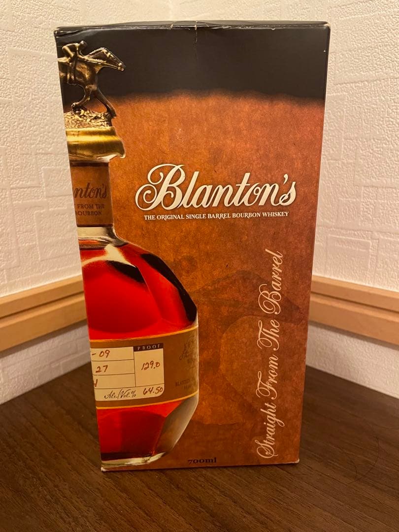 Blanton's ストレート　フロム　ザ　バレル　ウイスキー