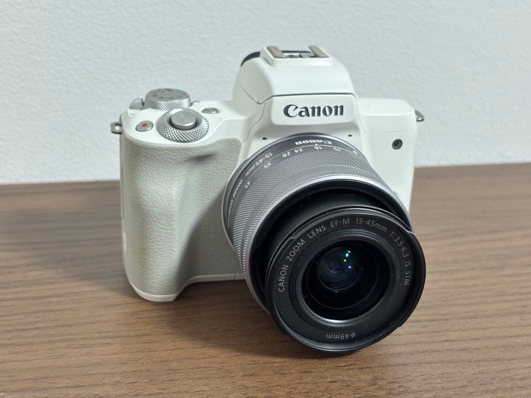 Canon EOS kiss M(新品SDカード64GB付)