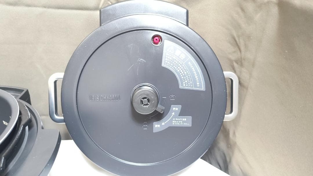 アイリスオーヤマ　家庭用電気圧力鍋　PMPC-MA4-B　2022年製