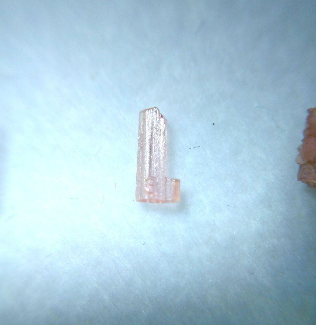 ヴェイリネナイト　超希少宝石鉱物標本