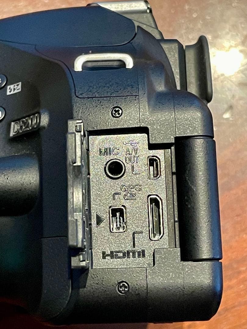 Nikon D5200ダブルレンズセット(18-55mm&55-300mm)
