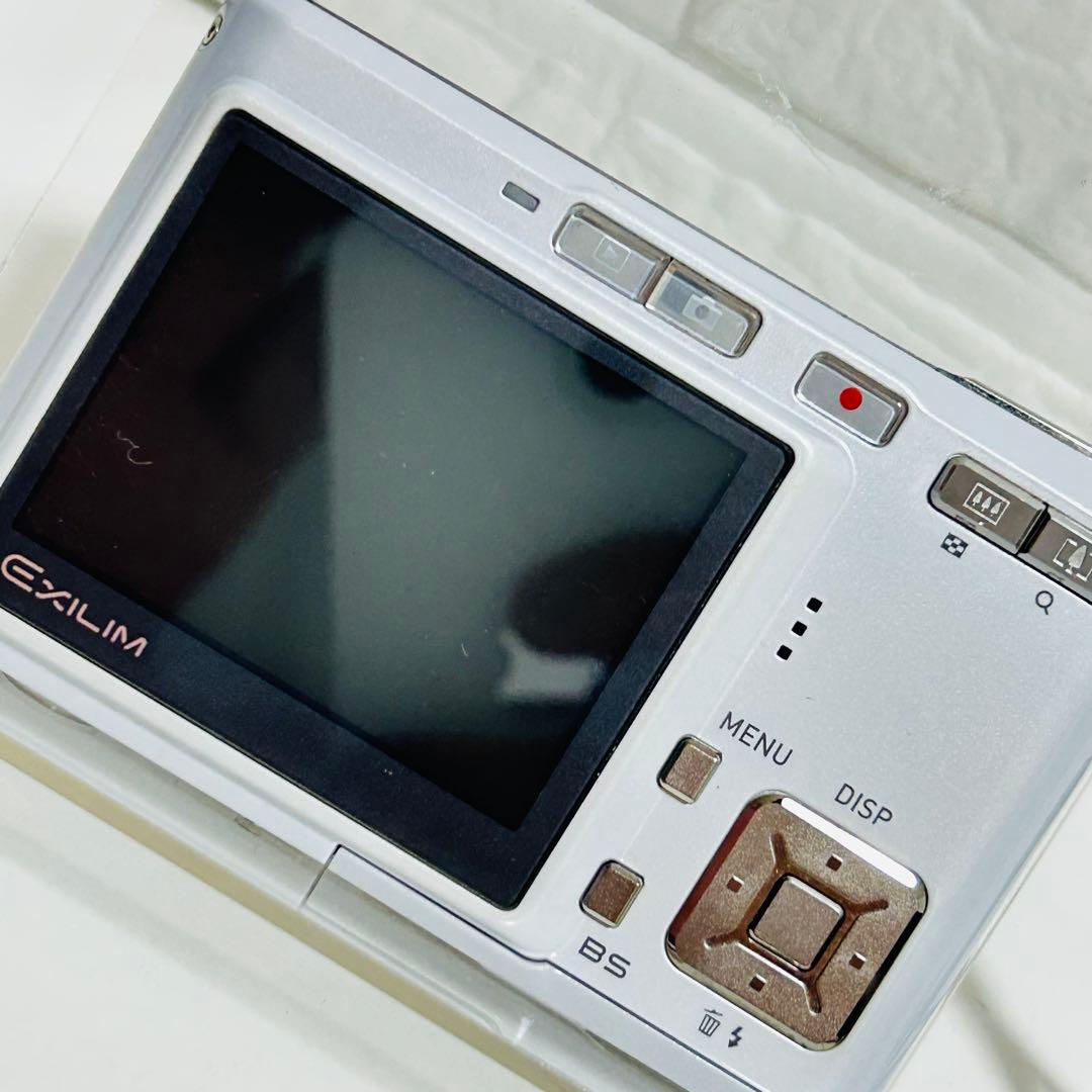 【美品】【付属品多数】CASIO デジタルカメラ EX-S500 ホワイト