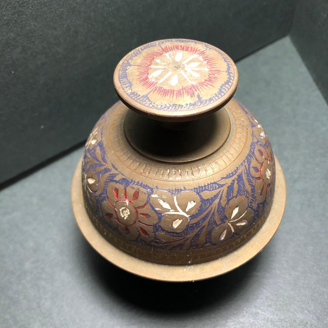 貴重古物　ネパール　真鍮手彫り花模様の金属製球体　呼び鈴　大音量