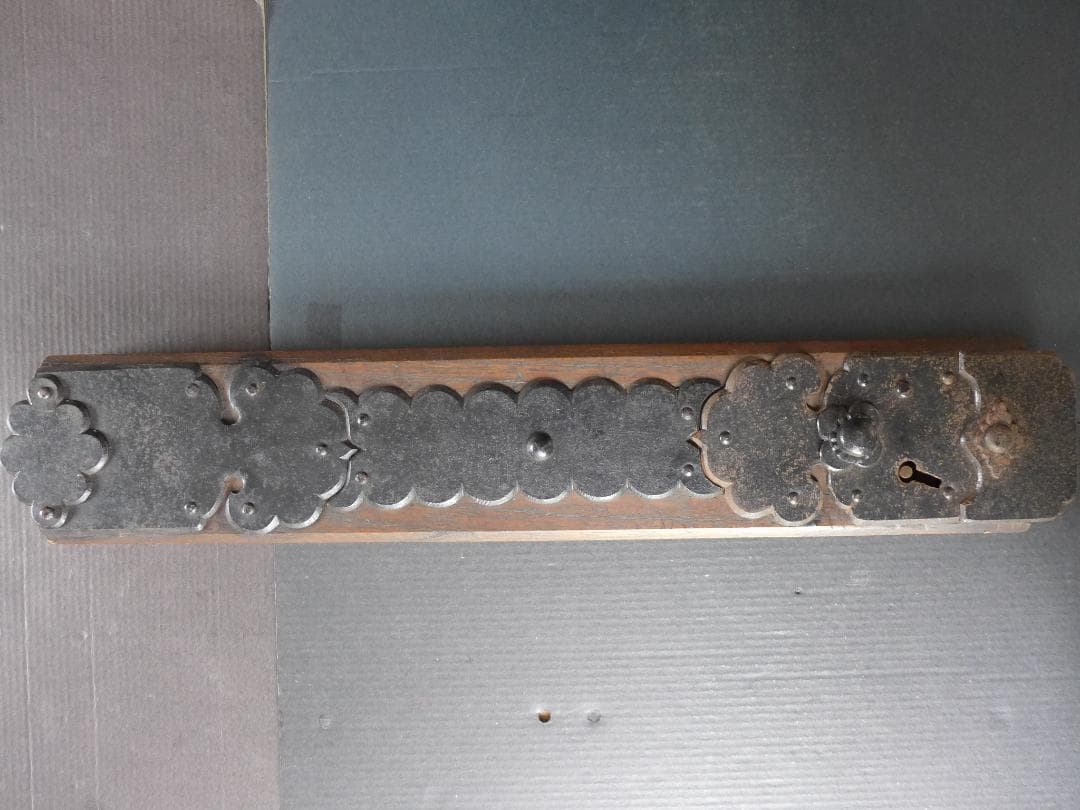時代物　幕末・明治期頃　古い箪笥の錠前　木台金属錠前　レトロ　骨董