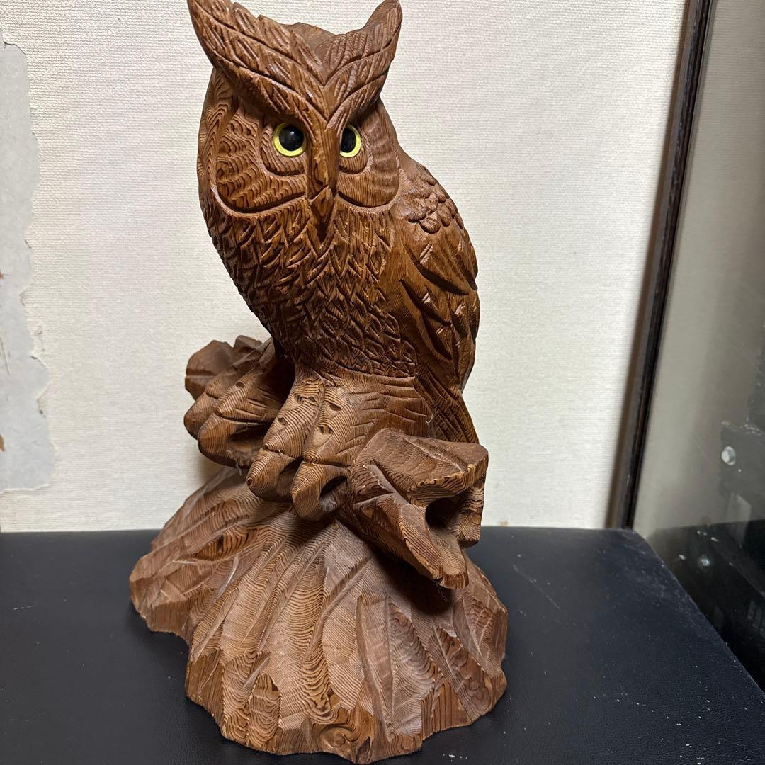 フクロウの木製彫刻 約40cm