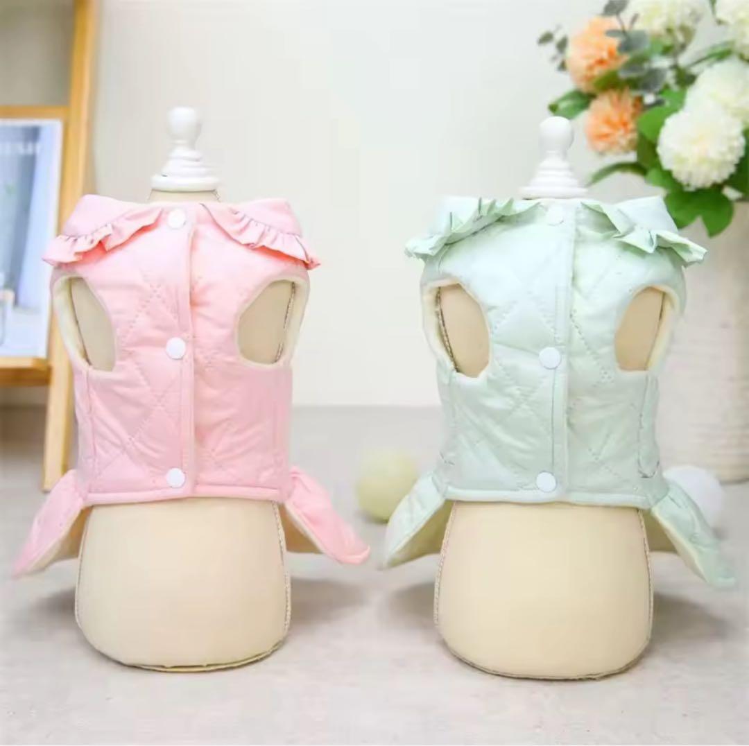 【新品】襟フリルキルティングコート《ピンクM》リード金具付き　犬服　防寒　裏ボア