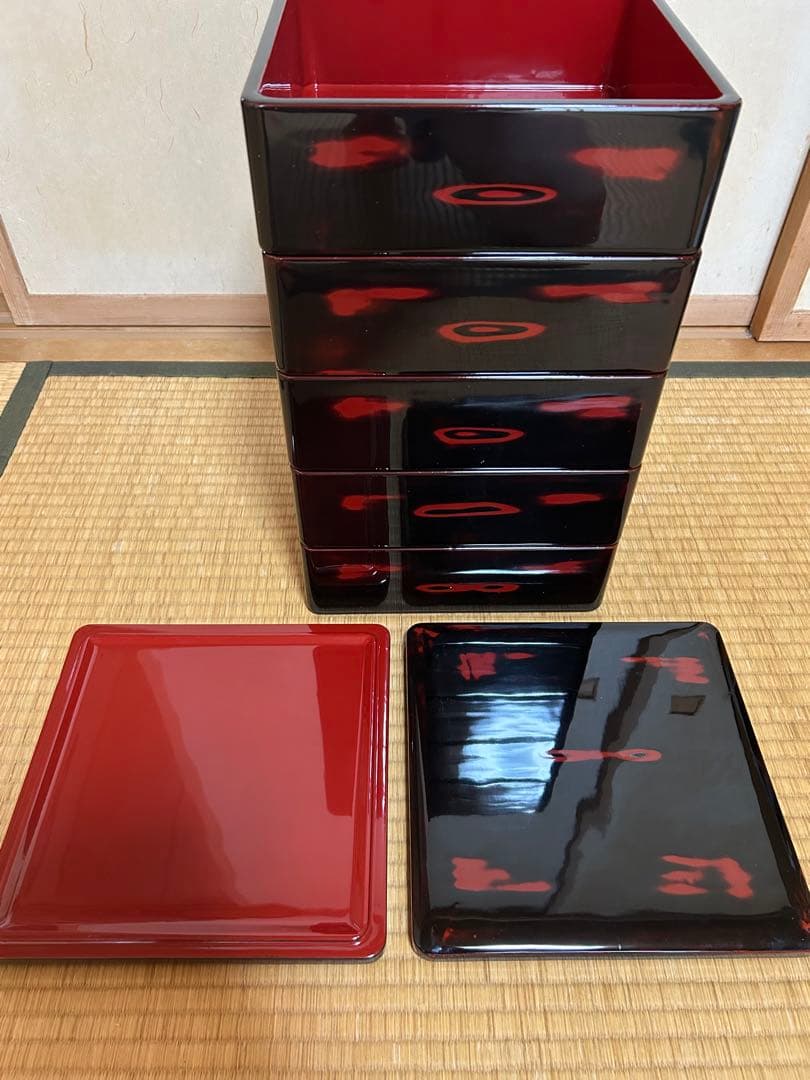 漆塗り重箱 黒と赤 5段 木製