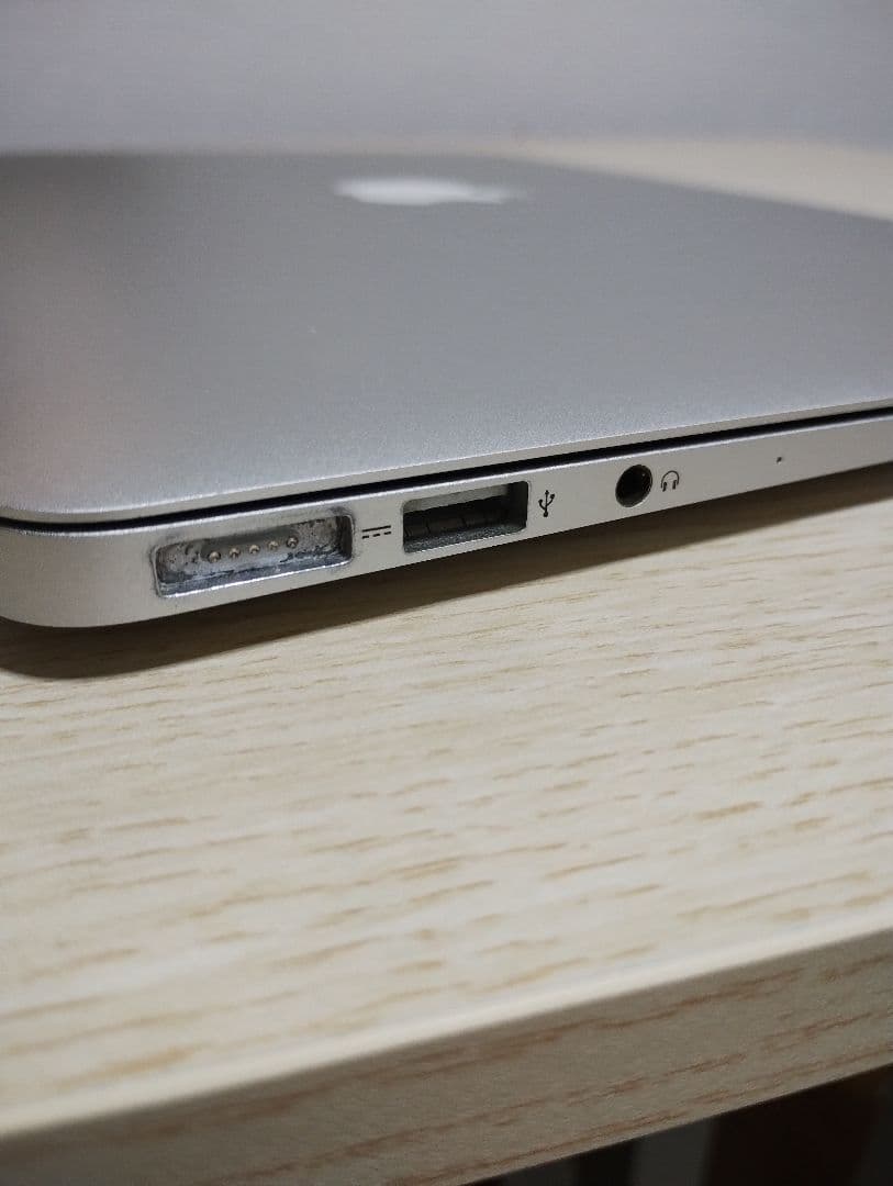 Apple MacBook Air 13インチ シルバー A1466 2013年
