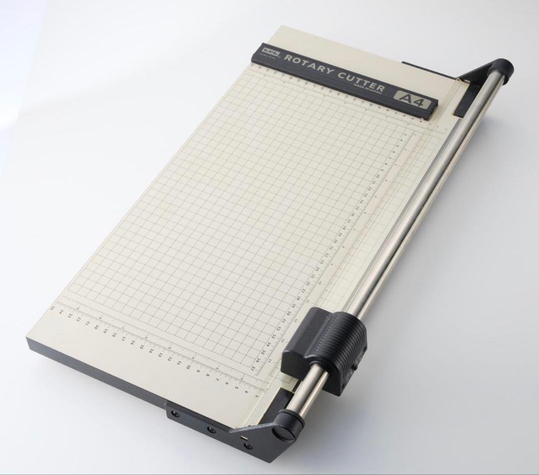 裁断機　ペーパーカッター　LPLロータリーカッター　LC-A4