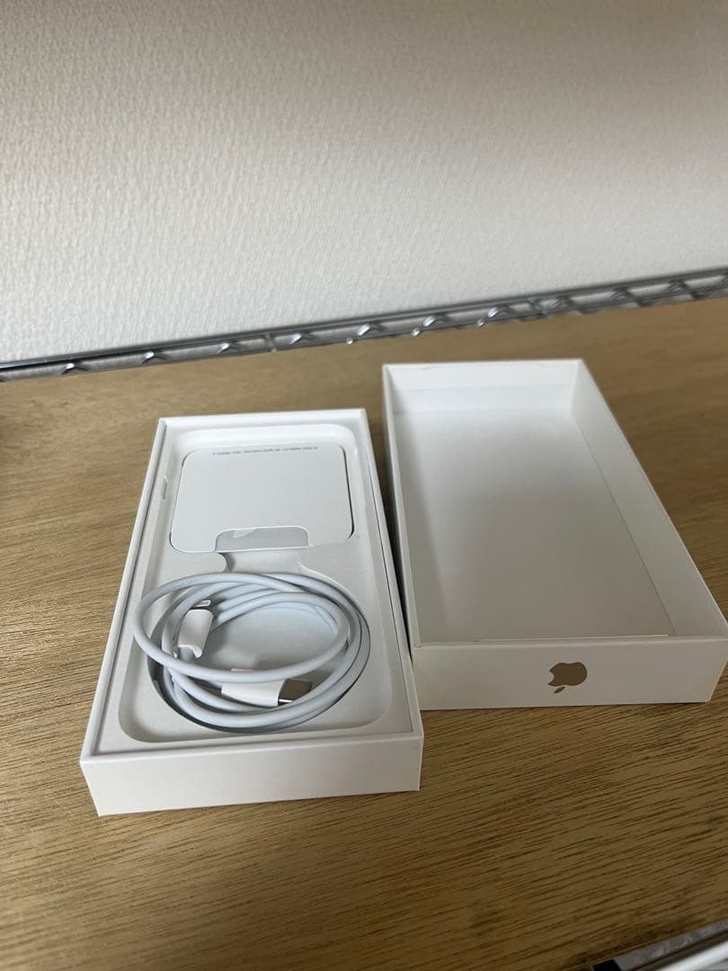 Apple iPhone SE (第3世代) ホワイト 128GB SIMフリー