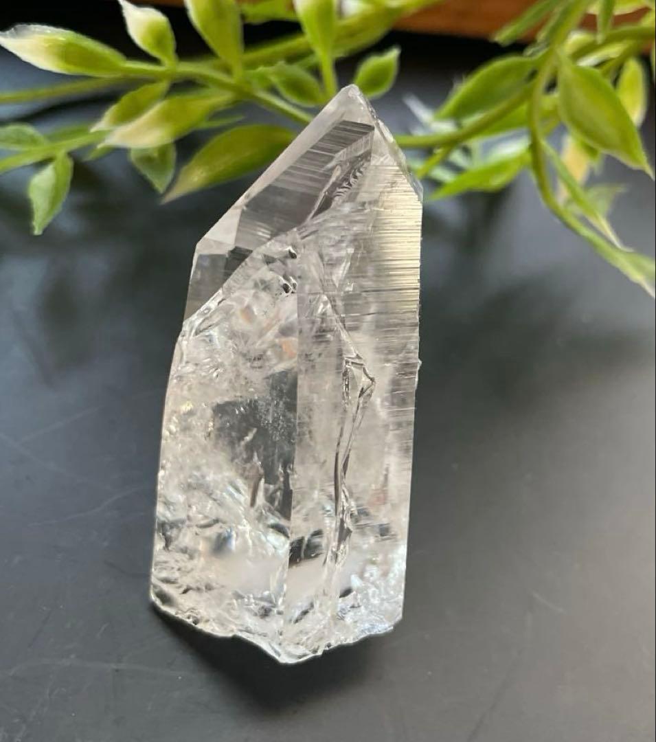 C-3【高品質•天然石】水晶44g AAAグレード 虹入りクリスタルタワー