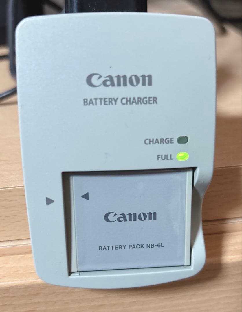 C*a様 Canonキャノン IXY 10S 14.1MEGA PIXELS ジ