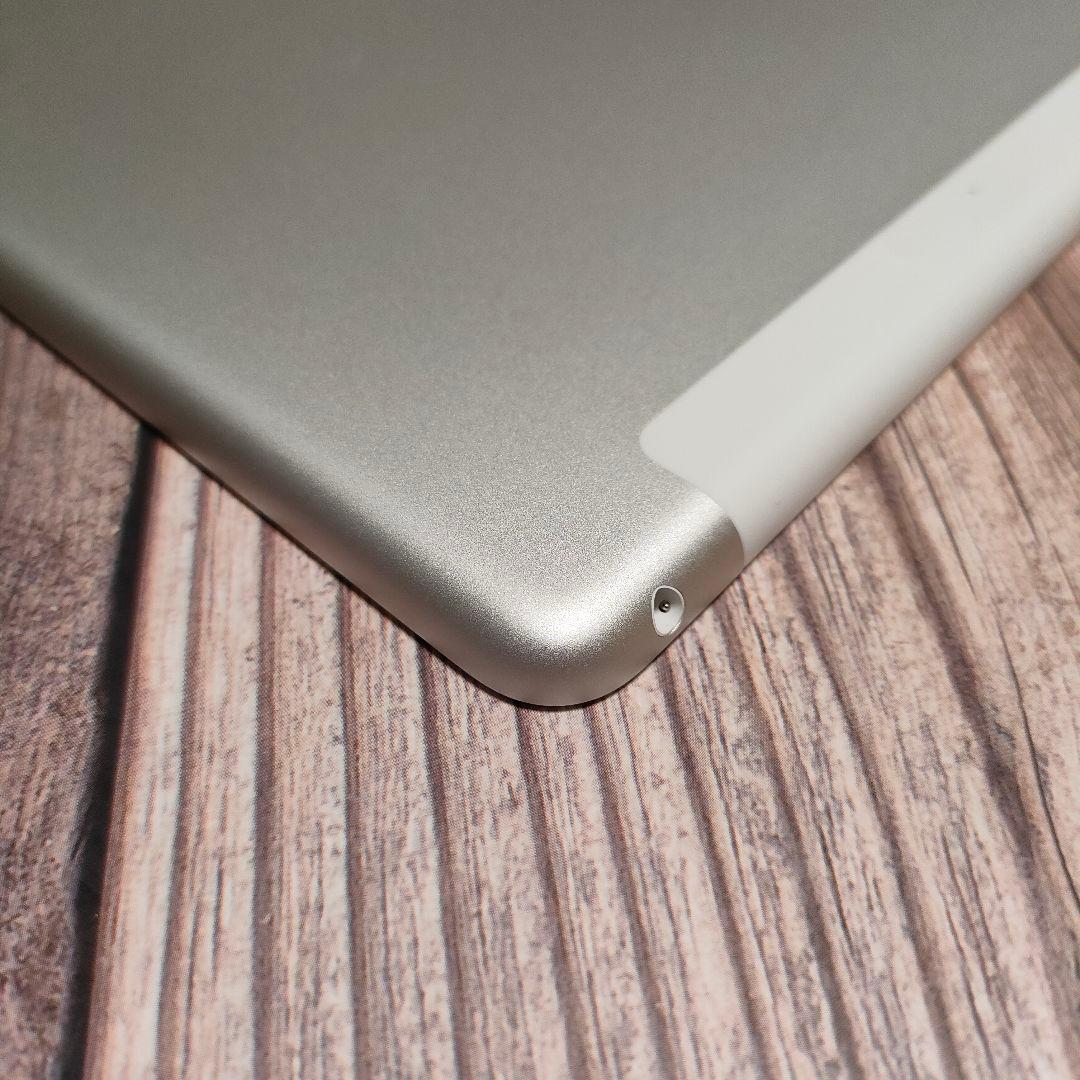 iPad 第8世代 32GB SIMフリー バッテリー96% 新品近い