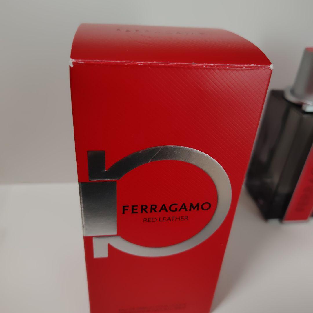 FERRAGAMO レッドレザー　100ml 香水　週末お値下げ！