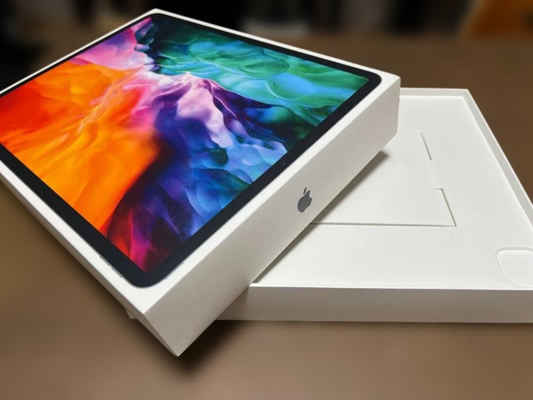 i*k様 iPad Pro 第4世代 12.9インチ 512GB docomo