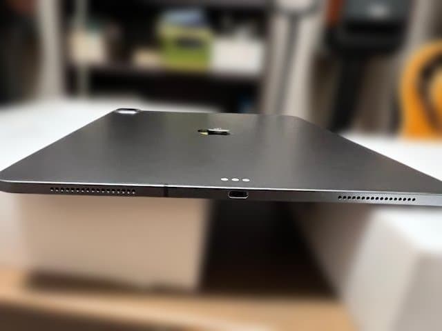 i*k様 iPad Pro 第4世代 12.9インチ 512GB docomo