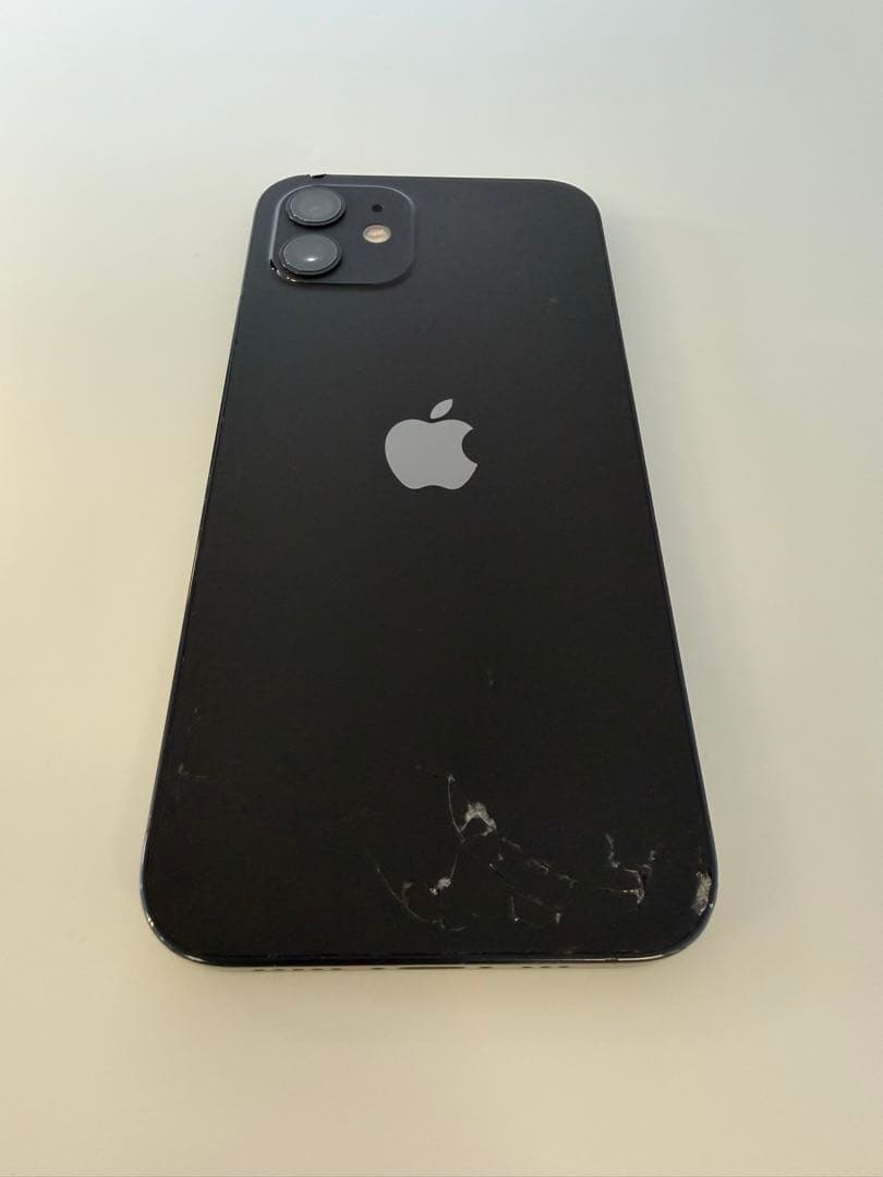 Apple iPhone 12 ブラック 背面傷あり