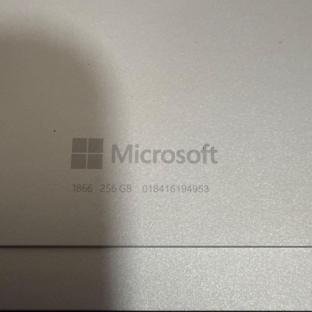 パソコン surface Pro 7