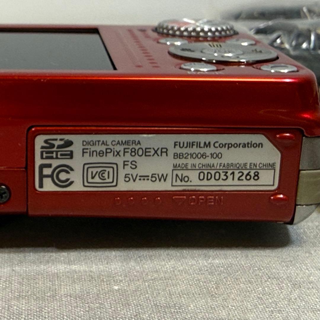 Fujifilm FinePix F80EXR レッド