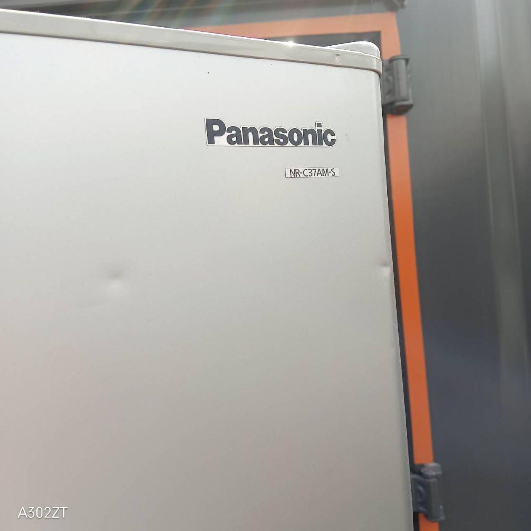 K379 送料設置無料　Panasonic　自動製氷機能付き大型冷蔵庫　365L