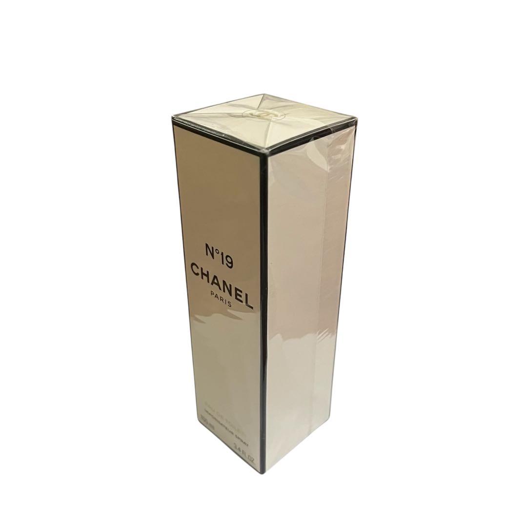 未開封 CHANEL シャネル N°19 オードゥトワレット 100ml 香水