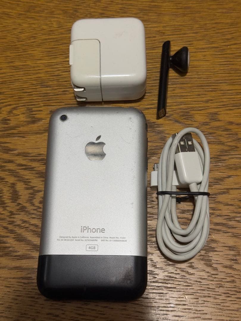 iPhone 2G 4GB refurbished 美品 日本未発売　第1世代