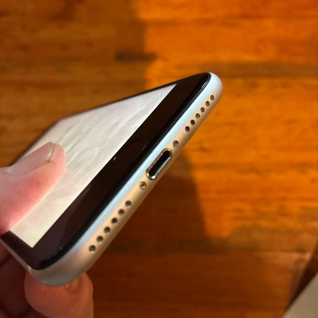 iPhone SE (第2世代) ブラック 残量75