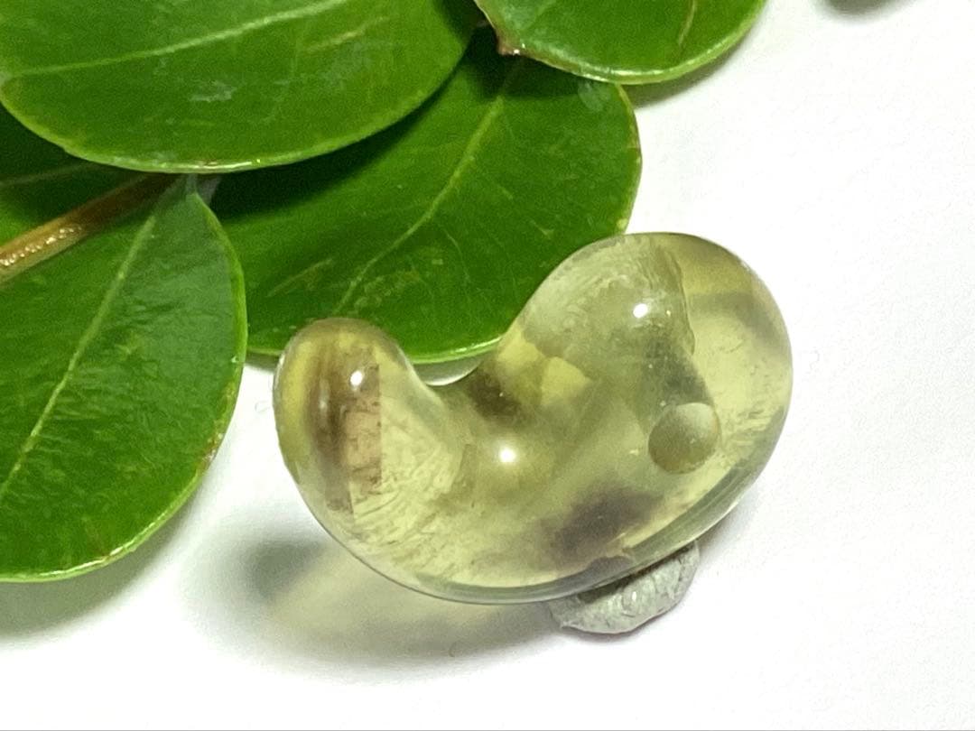 ✳黄煙水晶勾玉（イエロー〜スモーキークォーツ）宮崎県鹿川（ししかわ）産　幻の逸品