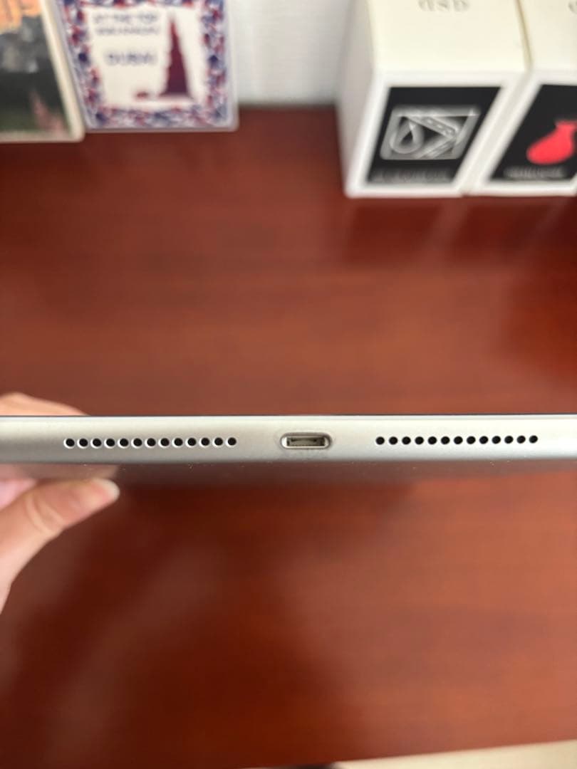 iPad 10.2インチ 第9世代 Wi-Fi 64GB MK2L3J/A