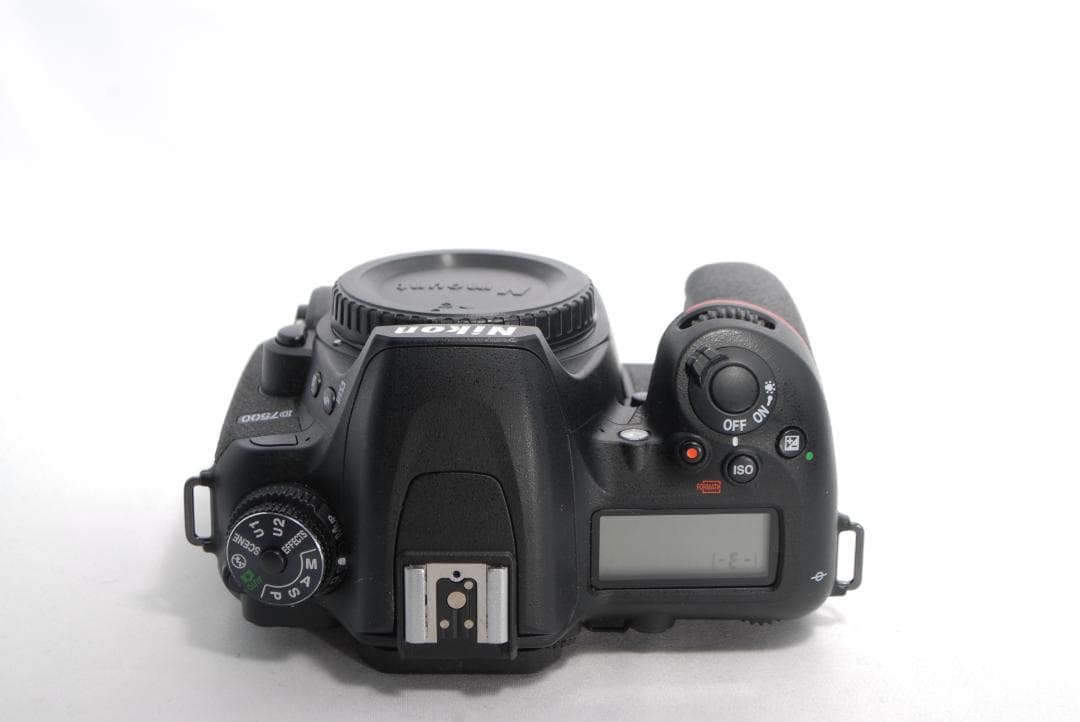 ✨Nikon D7500✨Wレンズ✨ショット数343✨超望遠300mm✨一眼レフ