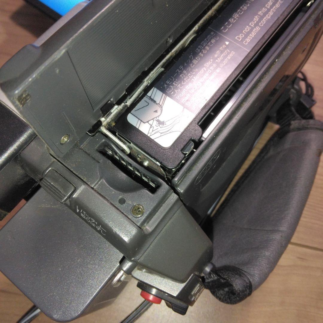 ソニーDCR-TRV620　ビデオカメラ
