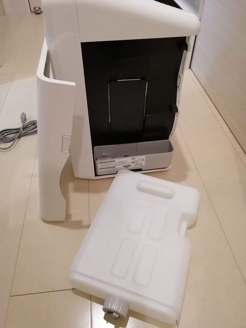 まんまる　[美品]　富士通　加湿脱臭機　DAS-303E-W