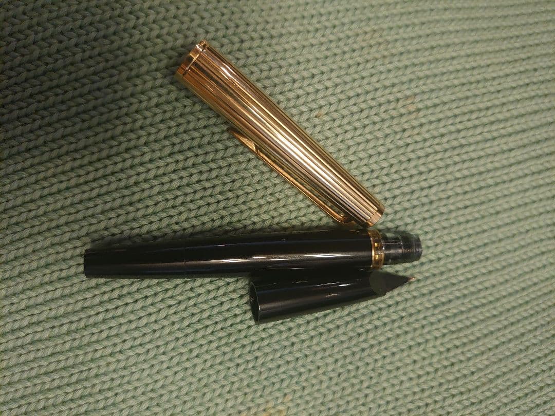 Montblanc 万年筆 黒 ゴールド装飾 モンブラン ロゴ