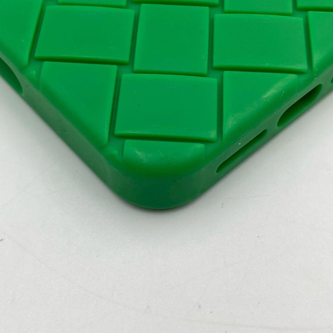 美品　iPhone 15 promax マキシイントレチャート パラキート