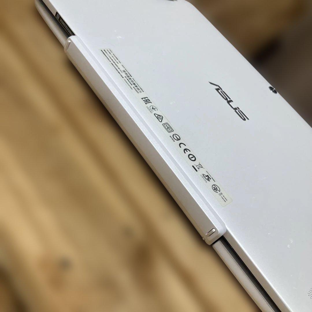 ASUS TransBook HDMI端子付き
