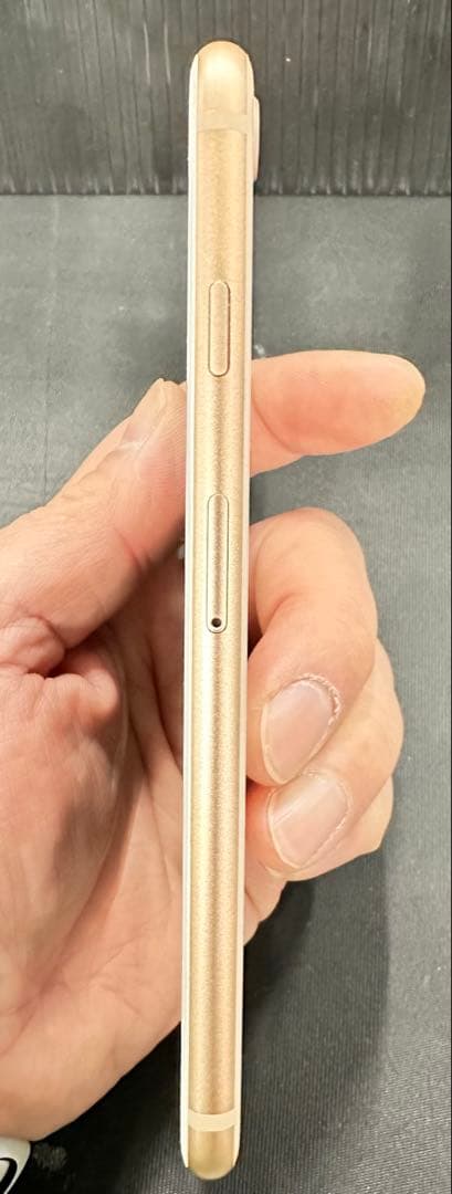 Apple iPhone 8 ゴールド 本体 ドコモ SIMフリー