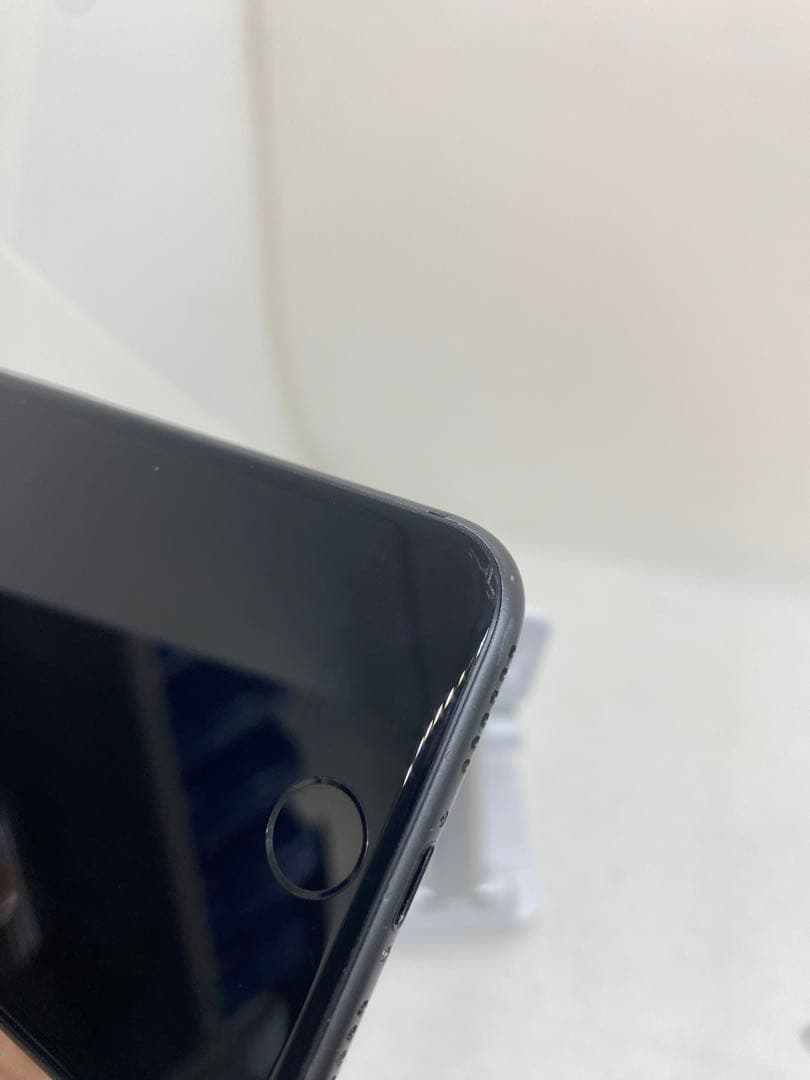 iPhone 8 64GB SIMフリー バッテリー100% 58189