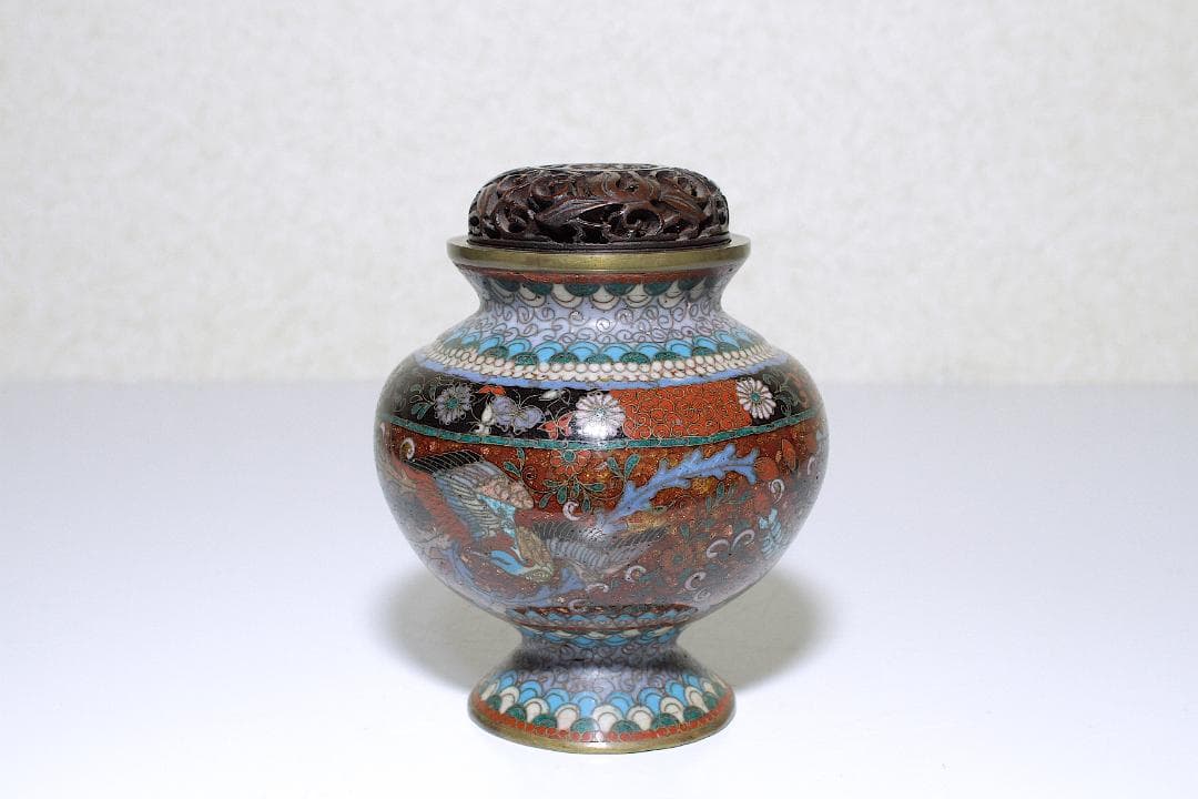 明治 尾張 本多興三郎 鳳凰花蝶図 茶金石釉地有線七宝香炉 紫檀透し彫り火屋付き