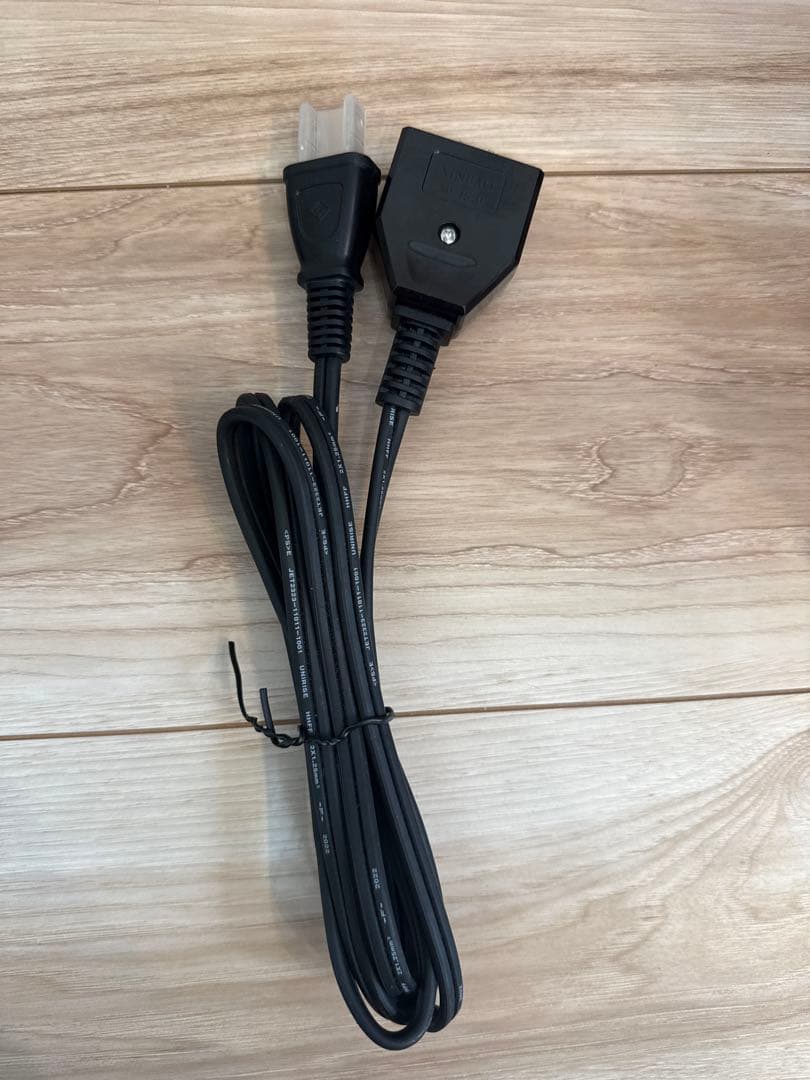 セール！【美品】置き型加湿器 THREEUP ST-DQ2270
