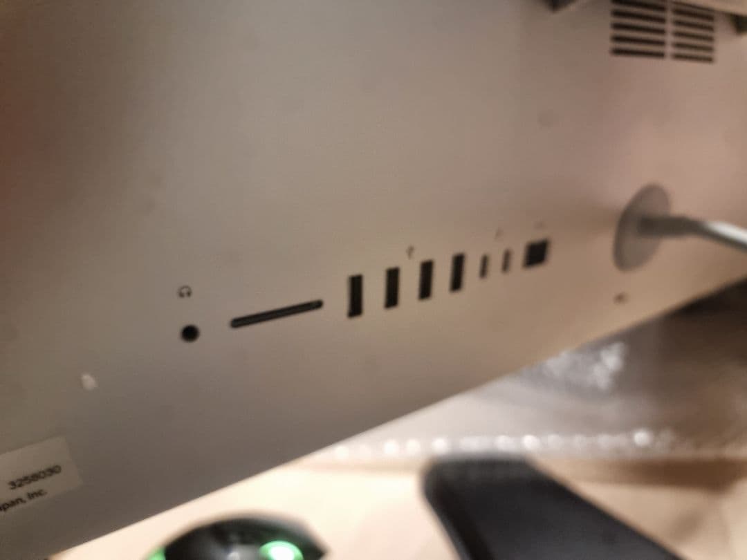 iMac 21.5 4K Core i5 / 8GB / 1TB 2019　本体