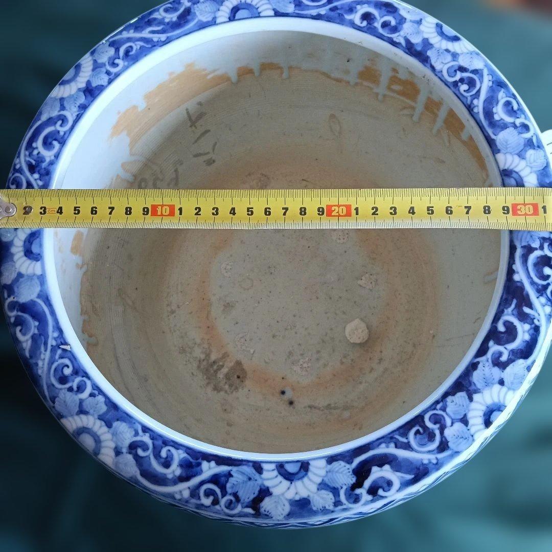 青白磁の風景画 丸型火鉢　 直径 約34cm　高さ約26cm