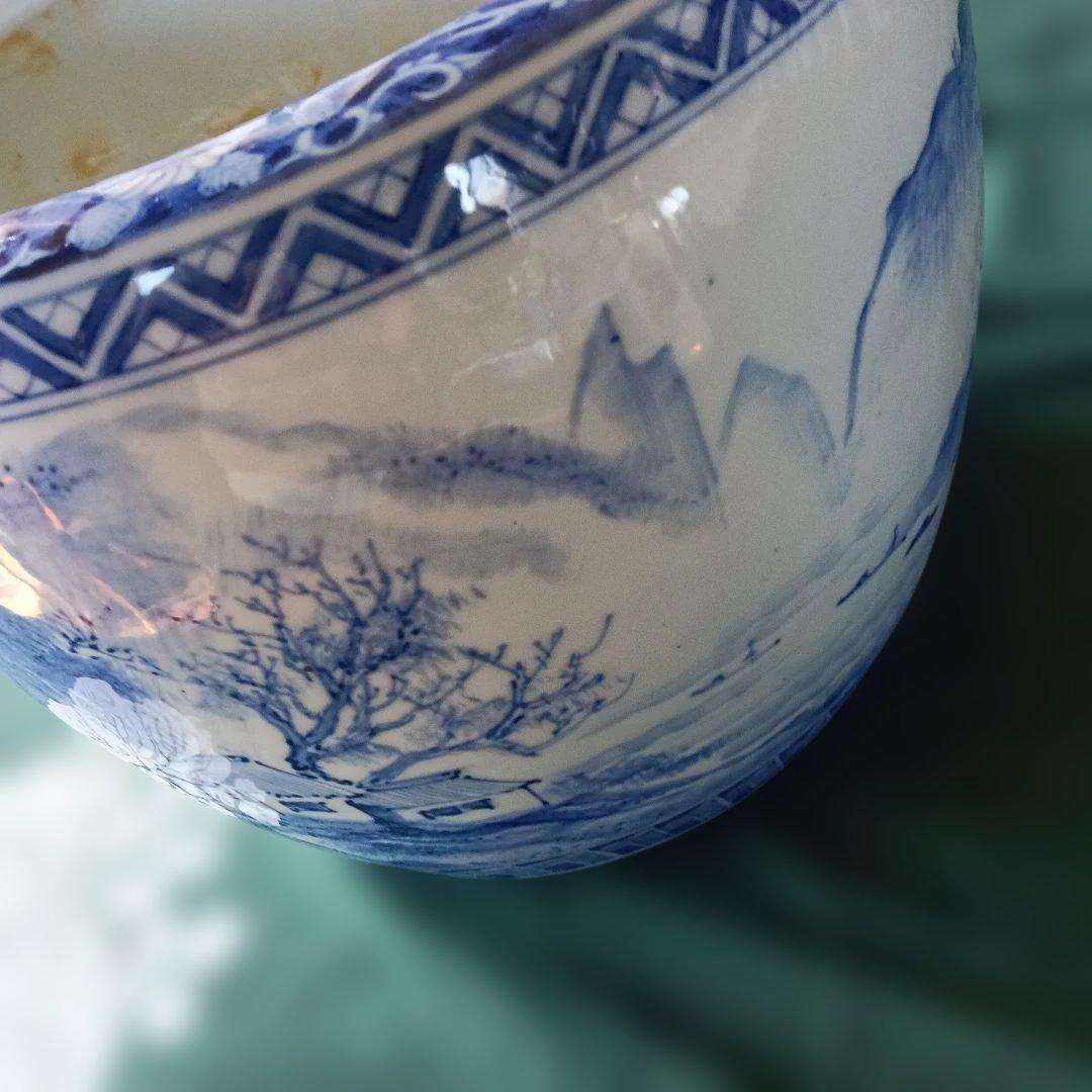 青白磁の風景画 丸型火鉢　 直径 約34cm　高さ約26cm