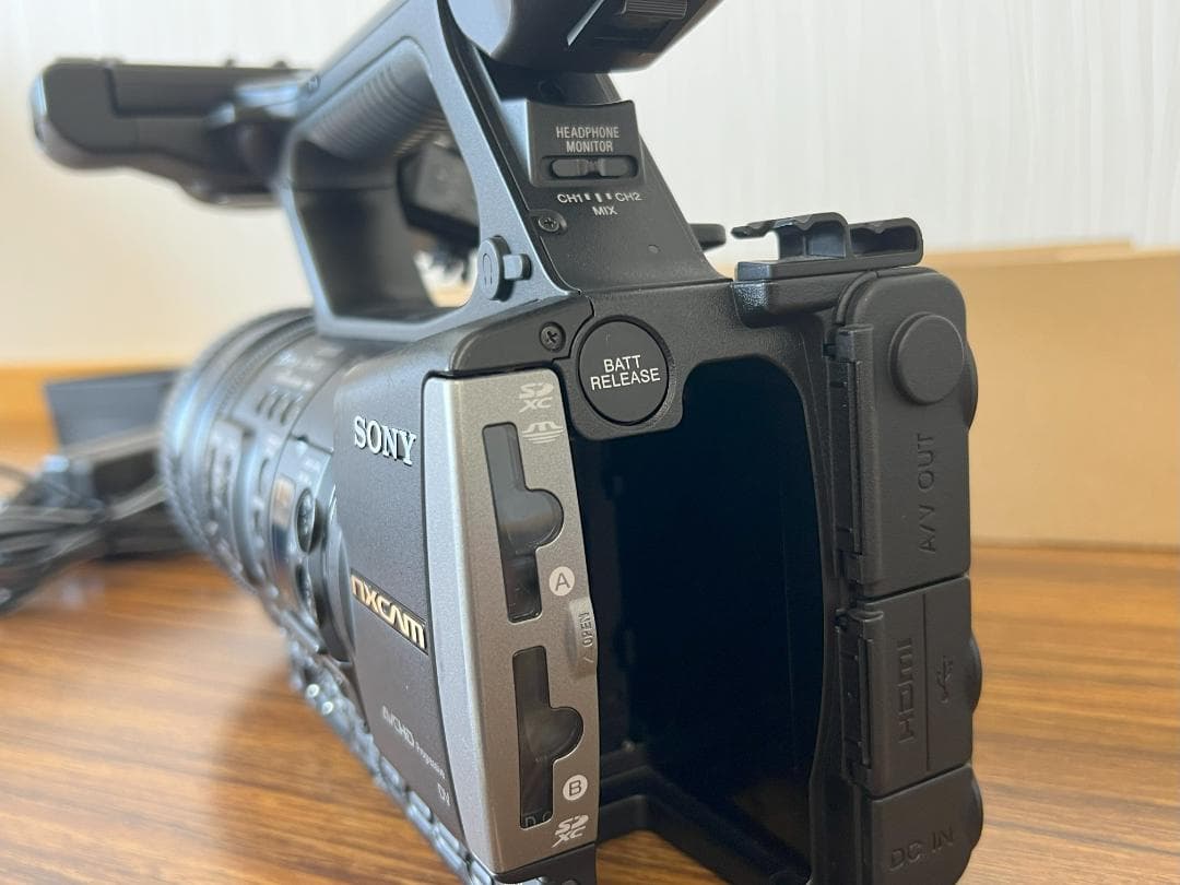 ビデオカメラ Sony HXR-NX3
