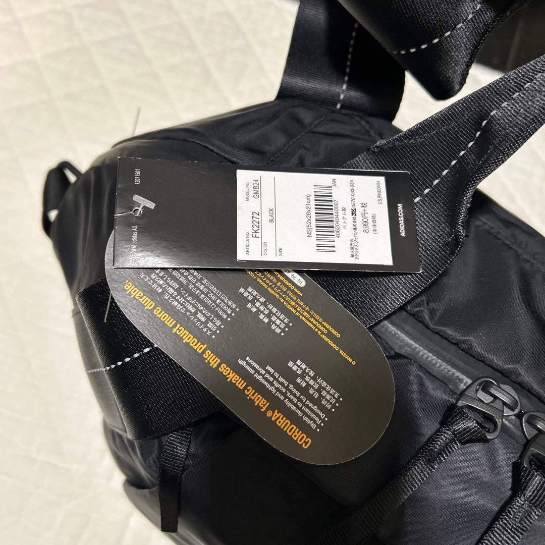 新品✨adidas FAV スポーツダッフルバッグ　S ブラック　撥水 高耐久
